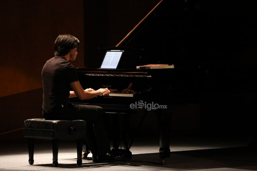 Lagunero Ricardo Acosta se entrega en sonatas a la obra de Beethoven