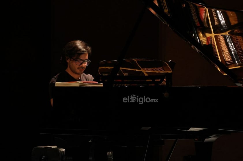 Lagunero Ricardo Acosta se entrega en sonatas a la obra de Beethoven