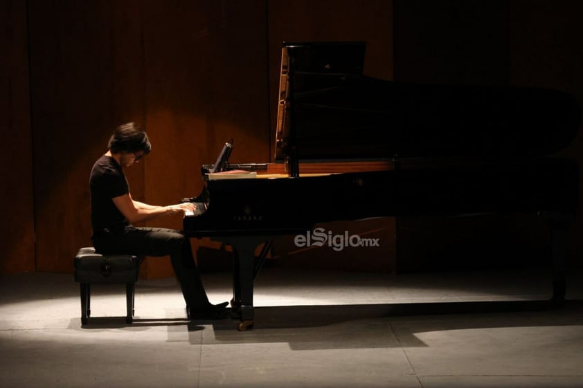 Lagunero Ricardo Acosta se entrega en sonatas a la obra de Beethoven