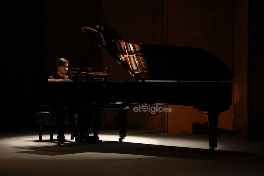 Lagunero Ricardo Acosta se entrega en sonatas a la obra de Beethoven