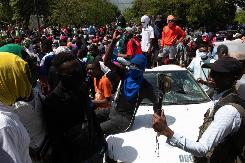 Miles de haitianos protestan en calles de Puerto Príncipe contra inseguridad