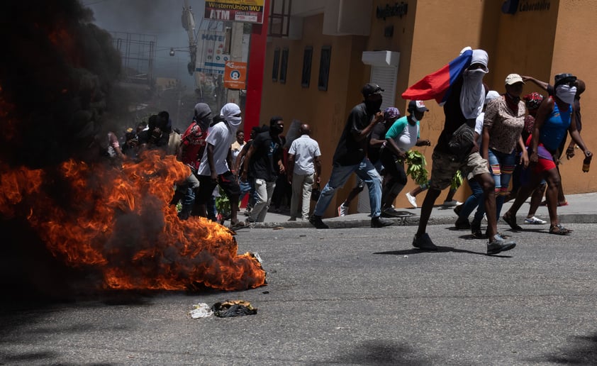 Miles de haitianos protestan en calles de Puerto Príncipe contra inseguridad