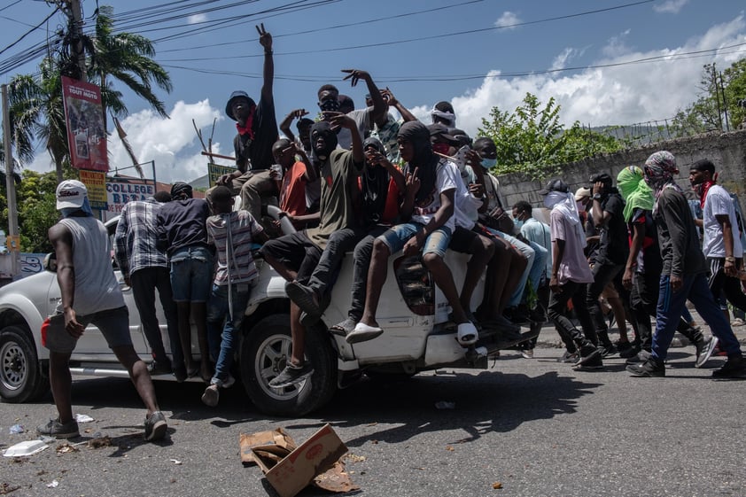 Miles de haitianos protestan en calles de Puerto Príncipe contra inseguridad