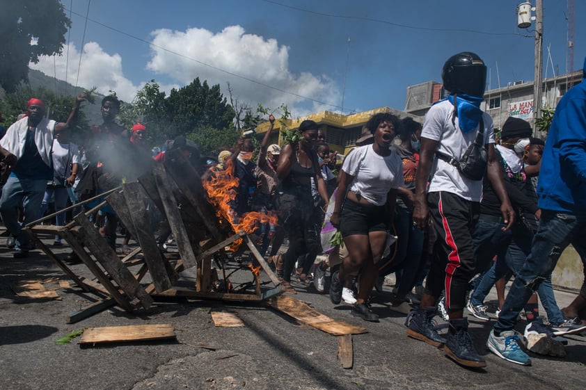 Miles de haitianos protestan en calles de Puerto Príncipe contra inseguridad