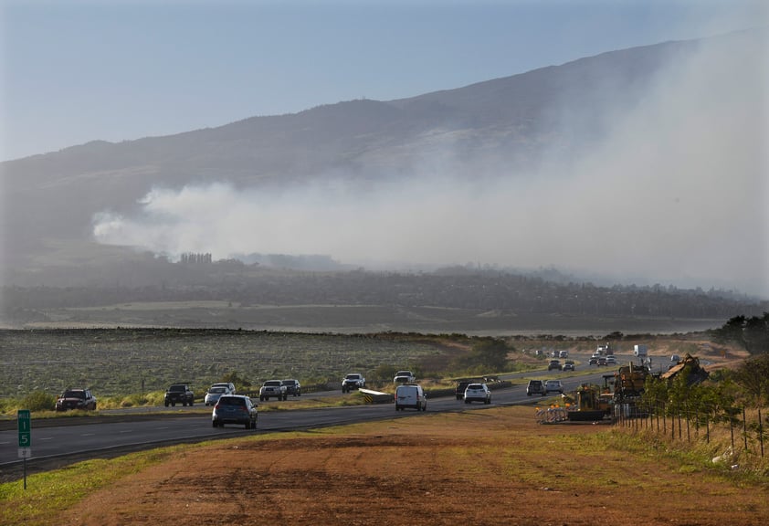 Mueren seis personas por incendios forestales en Hawái