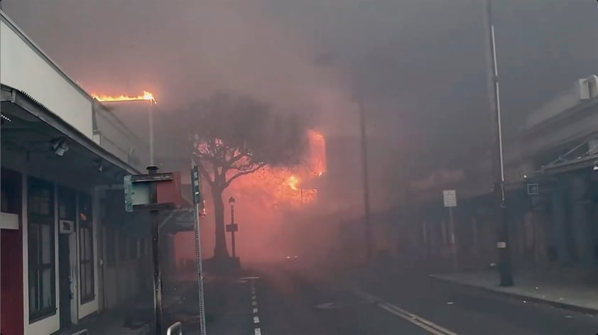 Mueren seis personas por incendios forestales en Hawái