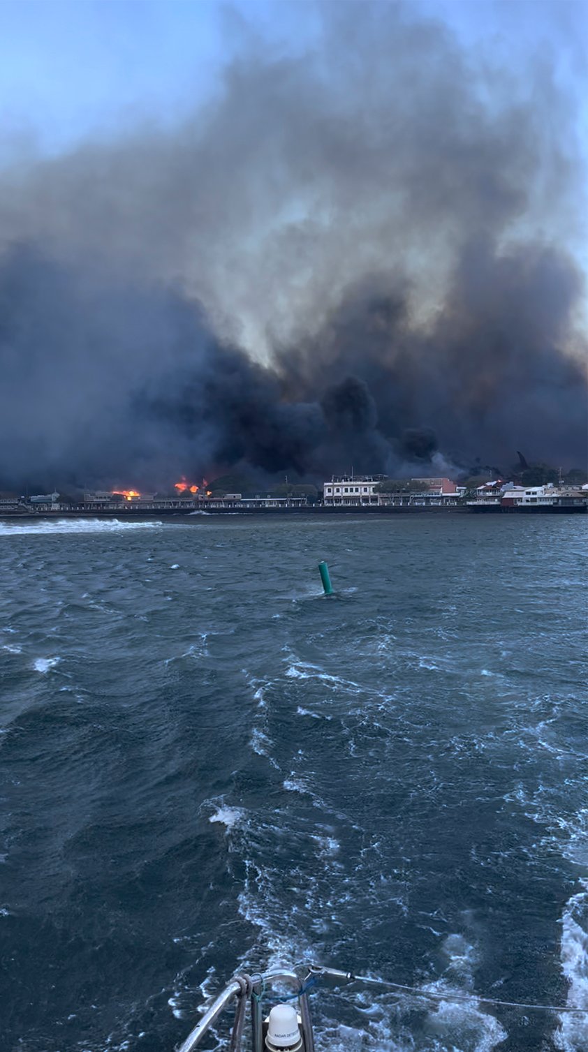 Mueren seis personas por incendios forestales en Hawái