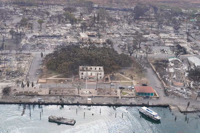 Por incendios, Estados Unidos declara zona de desastre en Hawái