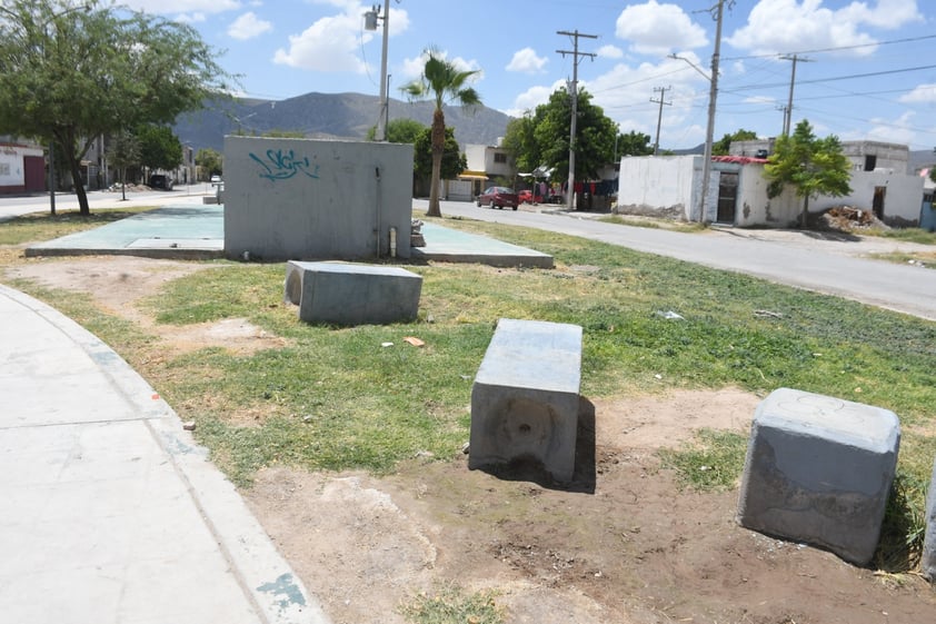 Atención.

Colonos llaman a las autoridades a voltear a ver esta zona, que poco a poco ha quedado en el olvido.