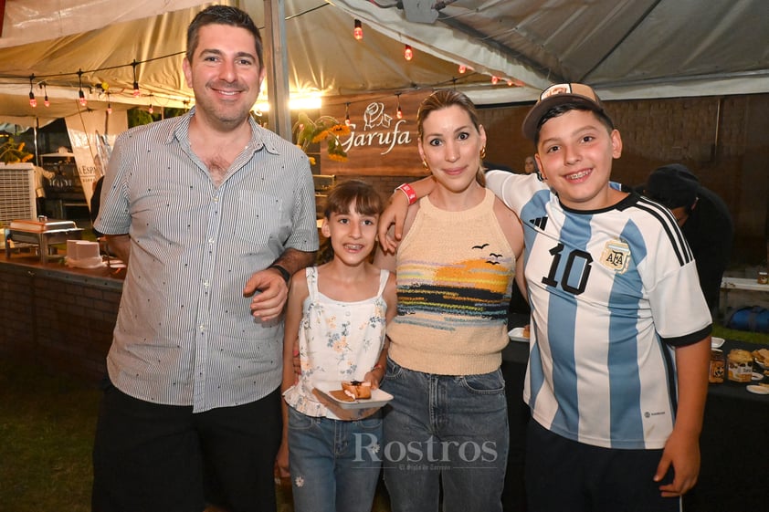 -Gustavo, María, Laura y Elías Bitar.