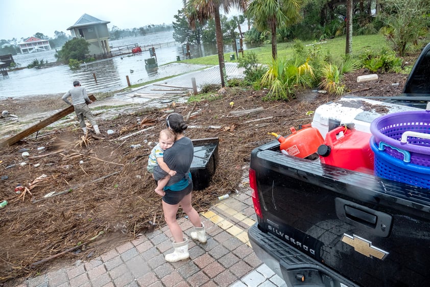 Huracán Idalia deja sin luz a hogares en Florida