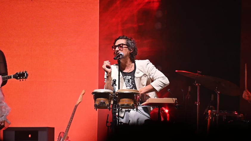 León Larregui, Coliseo Centenario.