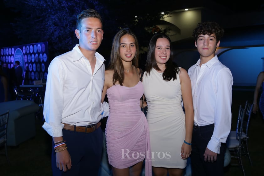 -Francisco Galindo, María Teresa Anaya, Regina Fernández y José Manuel Rodríguez.