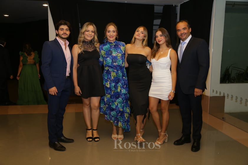 José Miguel, Anabel, Rocío, Andrea, Fernanda y Javier.