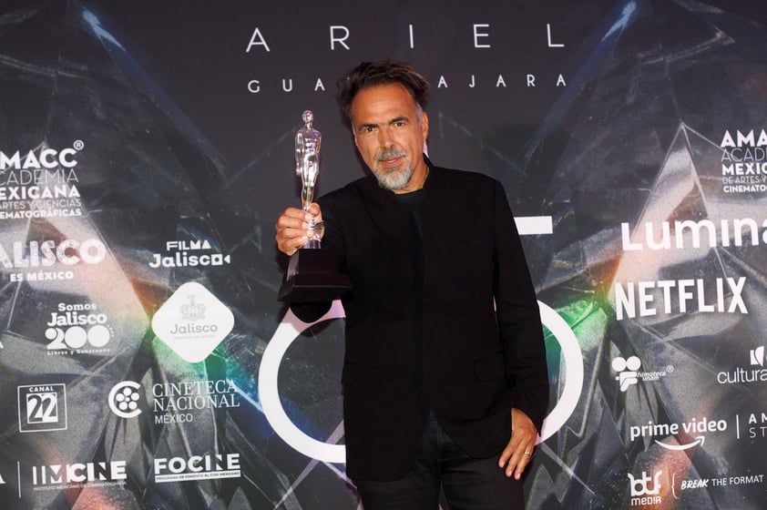 Alejandro González Iñárritu se llevó el Ariel a mejor dirección por Bardo, falsa crónica de unas cuantas verdades, y, sorpresivamente, El norte sobre el vacío, de la directora Alejandra Márquez Abella, fue la ganadora del Ariel a mejor película.