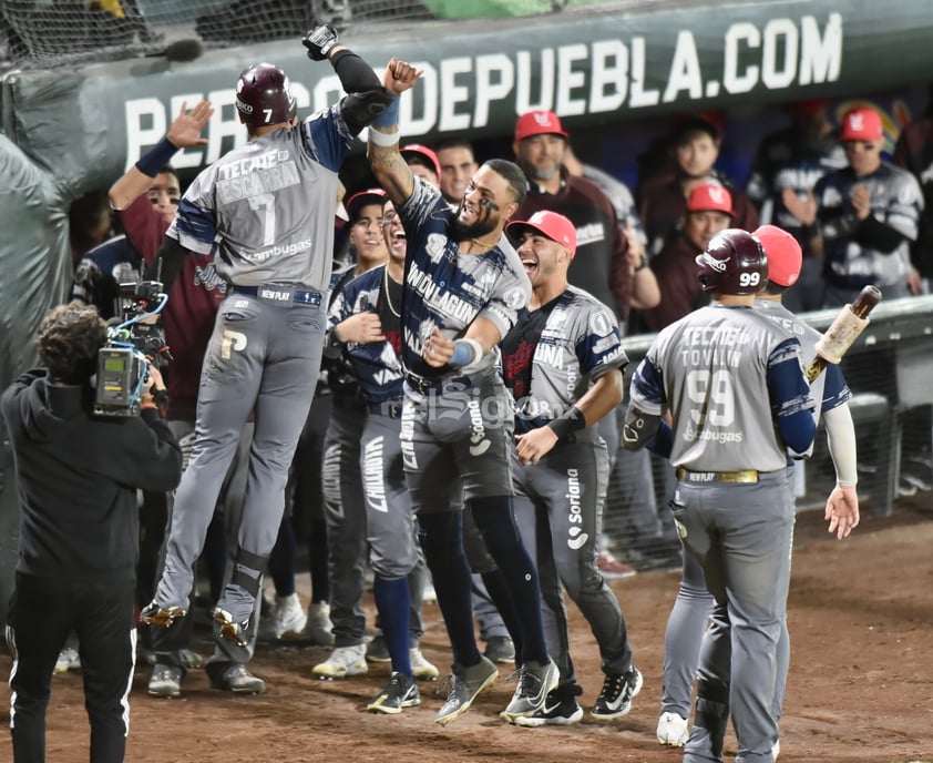 Pericos vence a Algodoneros y se iguala la Serie del Rey