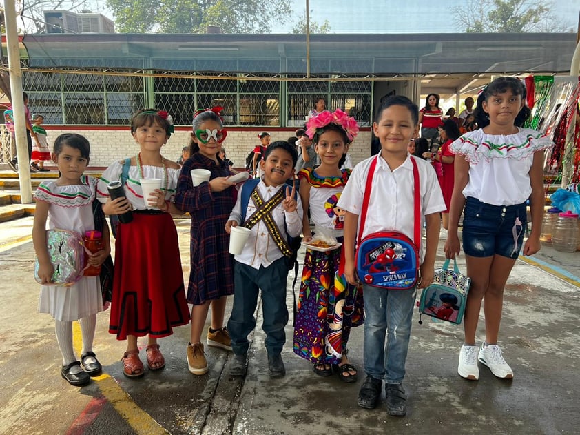 Con gran regocijo, cientos de escuelas de educación básica de la región Lagunera celebraron este viernes 15 de septiembre el Grito de Independencia, uno de los eventos históricos más importantes de nuestro país, pues marca la lucha por la Independencia de México.