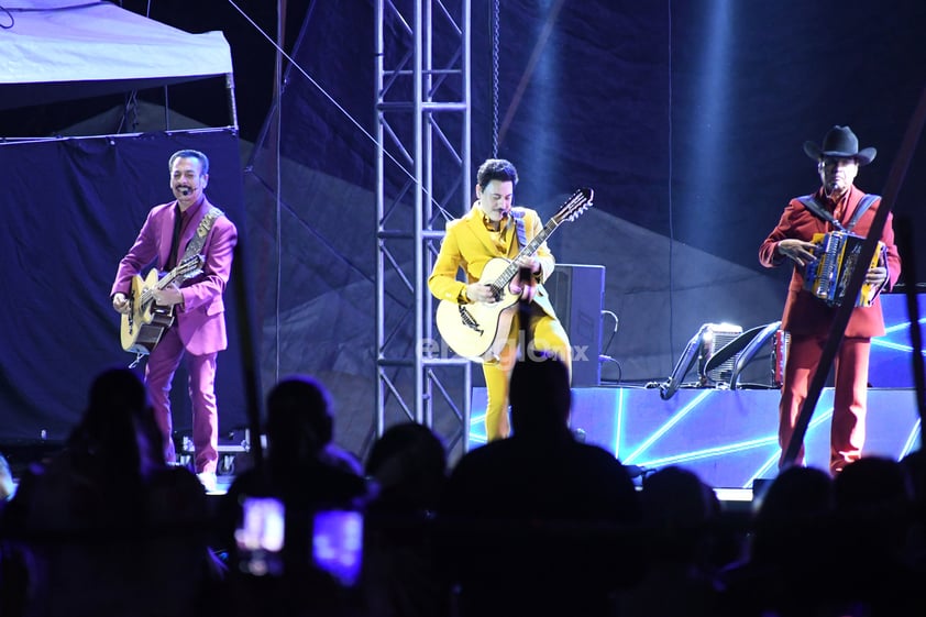 Los Tigres del Norte toman la Plaza Mayor de Torreón