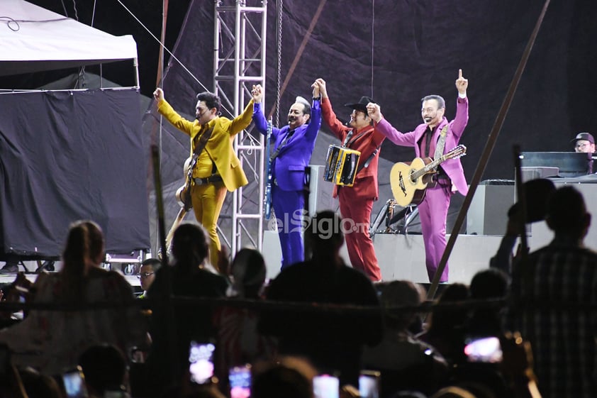 Los Tigres del Norte toman la Plaza Mayor de Torreón