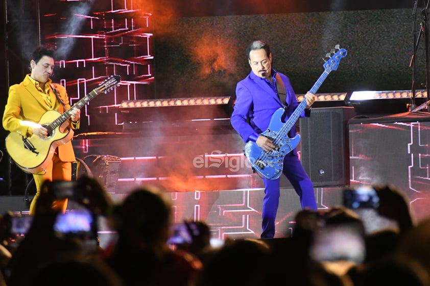 Los Tigres del Norte toman la Plaza Mayor de Torreón