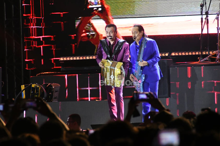 Los Tigres del Norte toman la Plaza Mayor de Torreón