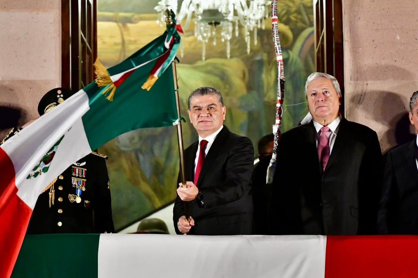 El gobernador Miguel Ángel Riquelme Solís encabezó la ceremonia para conmemorar el 213 aniversario del inicio de la Independencia de México, la que fue la sexta y última de su Administración al frente del estado de Coahuila.