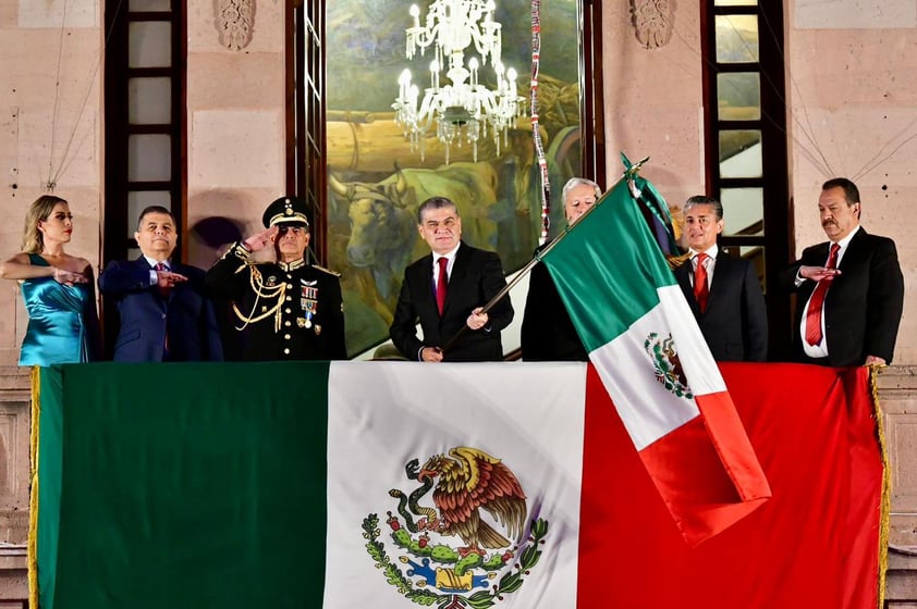 El gobernador Miguel Ángel Riquelme Solís encabezó la ceremonia para conmemorar el 213 aniversario del inicio de la Independencia de México, la que fue la sexta y última de su Administración al frente del estado de Coahuila.