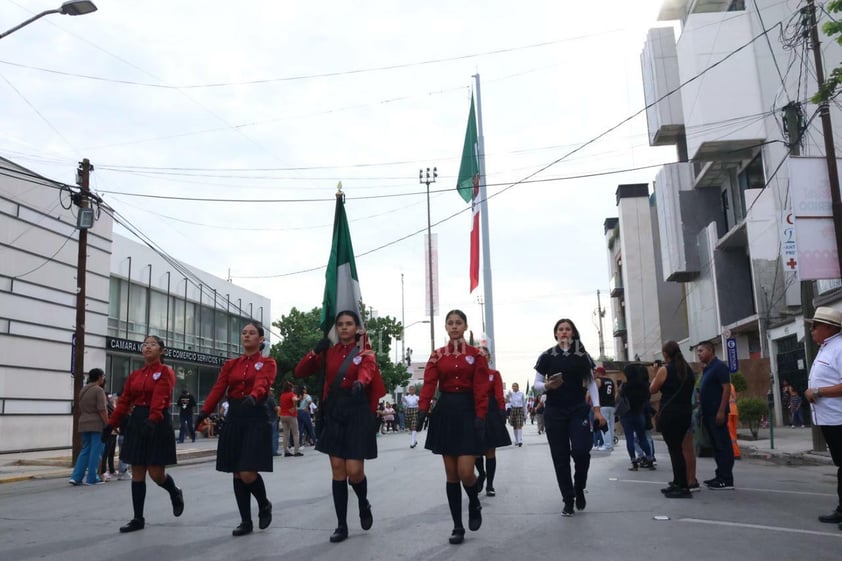 Este 16 de septiembre, se realizó el desfile cívico militar conmemorativo del 213 Aniversario de la Independencia de México en Torreón, el cual tuvo una duración de una hora y 10 minutos, reportando saldo blanco.