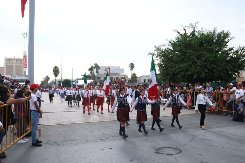 Este 16 de septiembre, se realizó el desfile cívico militar conmemorativo del 213 Aniversario de la Independencia de México en Torreón, el cual tuvo una duración de una hora y 10 minutos, reportando saldo blanco.