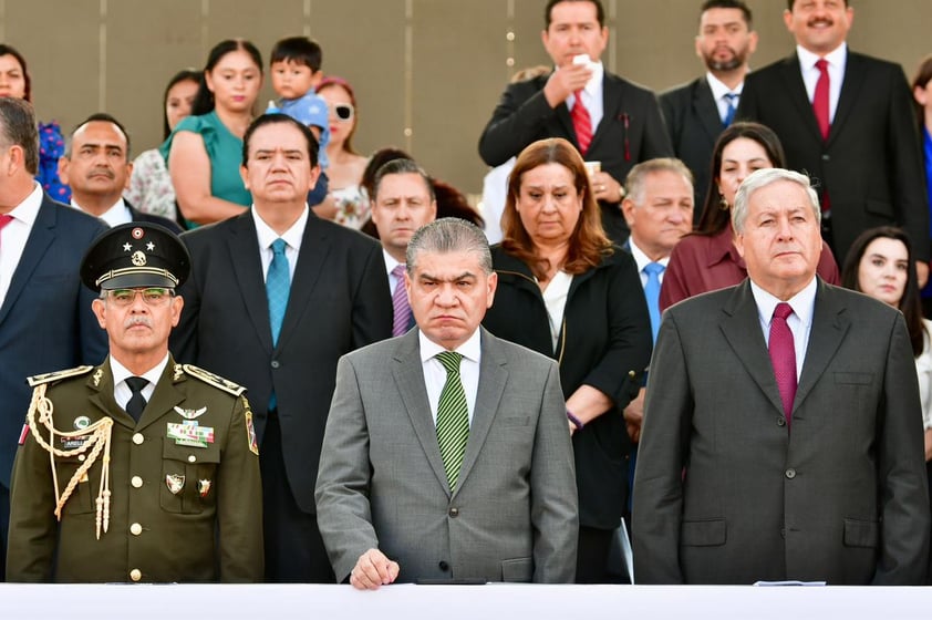 Desfile de la Independencia encabezado por el gobernador Miguel Riquelme