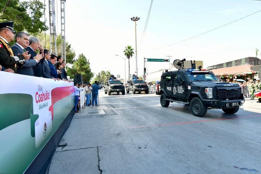 Desfile de la Independencia encabezado por el gobernador Miguel Riquelme