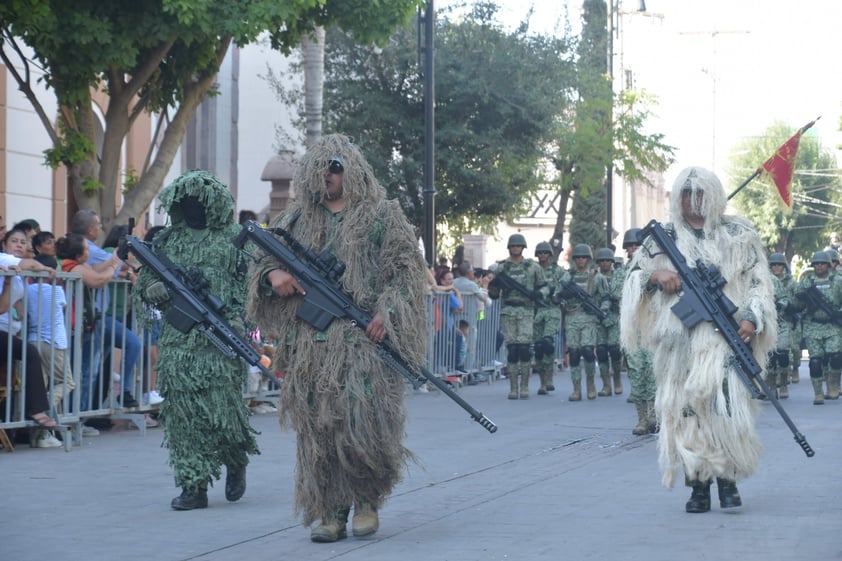 También en Lerdo se celebró el aniversario de la Independencia con desfile cívico-militar