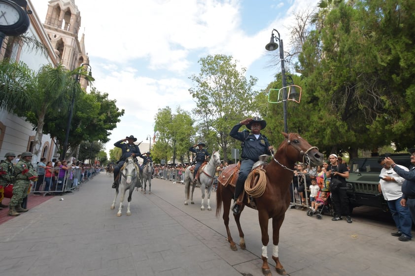 También en Lerdo se celebró el aniversario de la Independencia con desfile cívico-militar