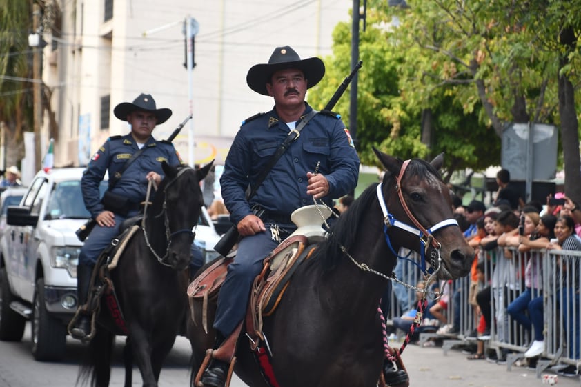 También en Lerdo se celebró el aniversario de la Independencia con desfile cívico-militar