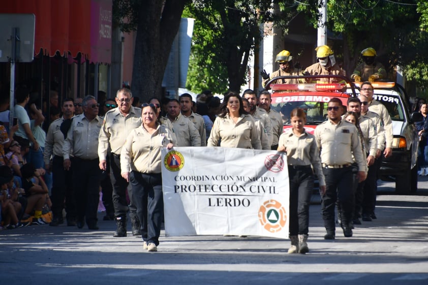 También en Lerdo se celebró el aniversario de la Independencia con desfile cívico-militar