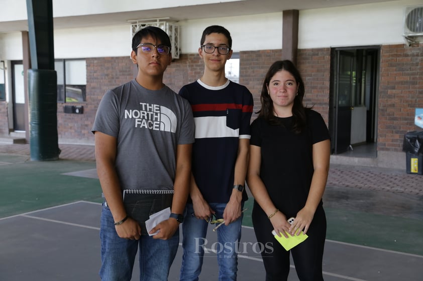 Ángel, Alejandro y María