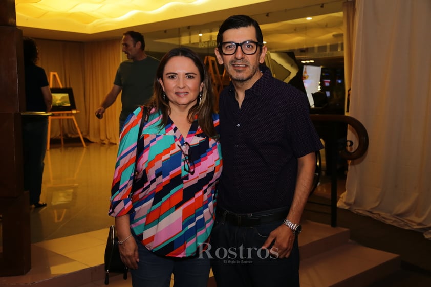 Karina Carrillo y Sergio Dovalina.