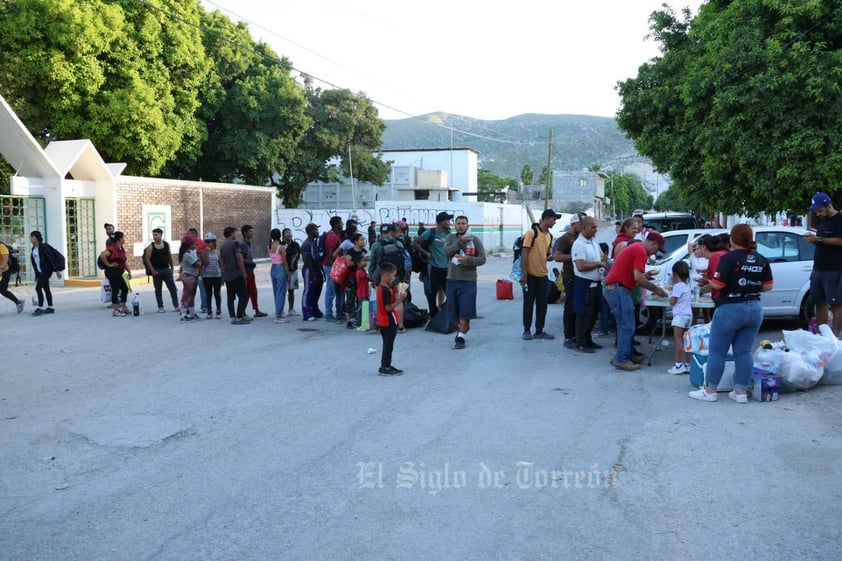 Migrantes varados en Torreón