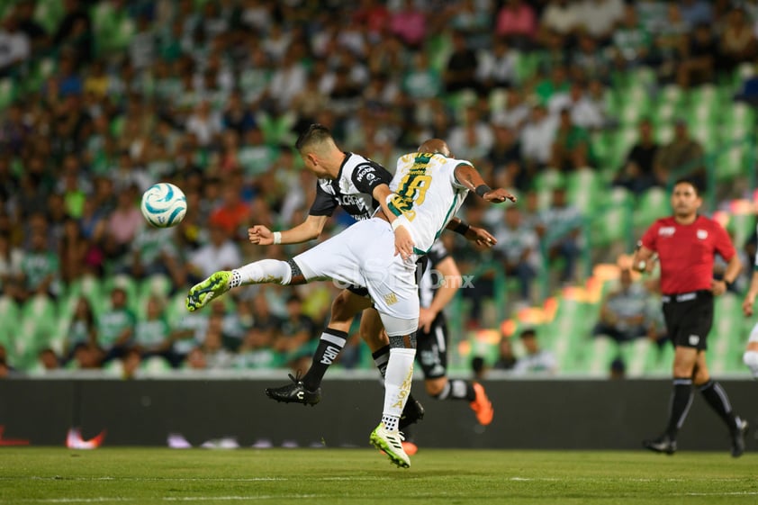 Necaxa golea al Santos Laguna en el Corona y obtiene su primer triunfo del torneo