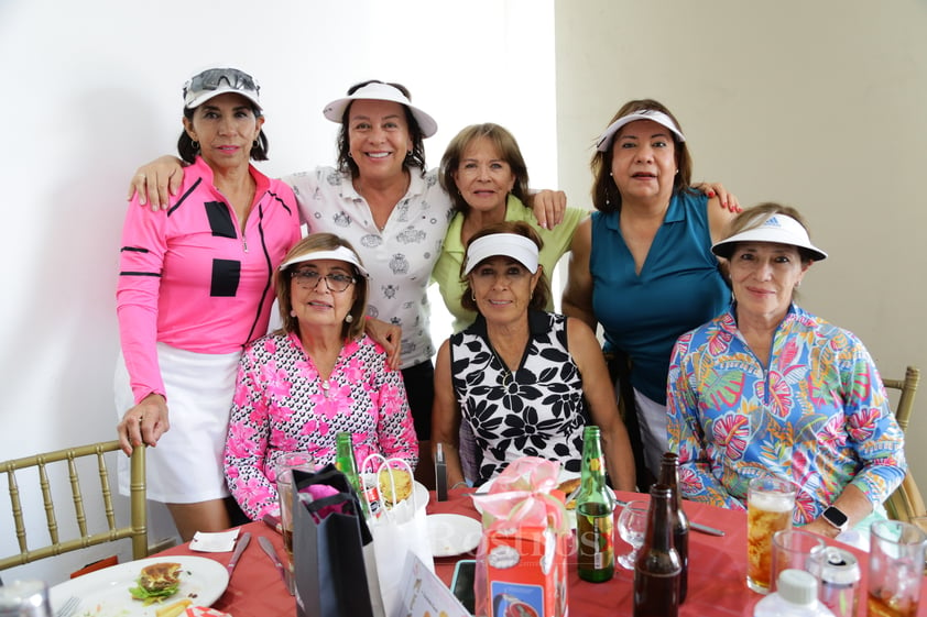 -Estela Regalado, Brenda González, Gaby Regalado, Diana Banda y Ester Ávila.