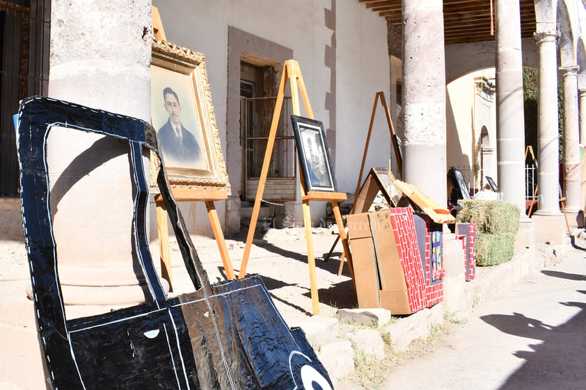 Paso de Francisco Villa por la Hacienda de La Goma representado en acto cívico