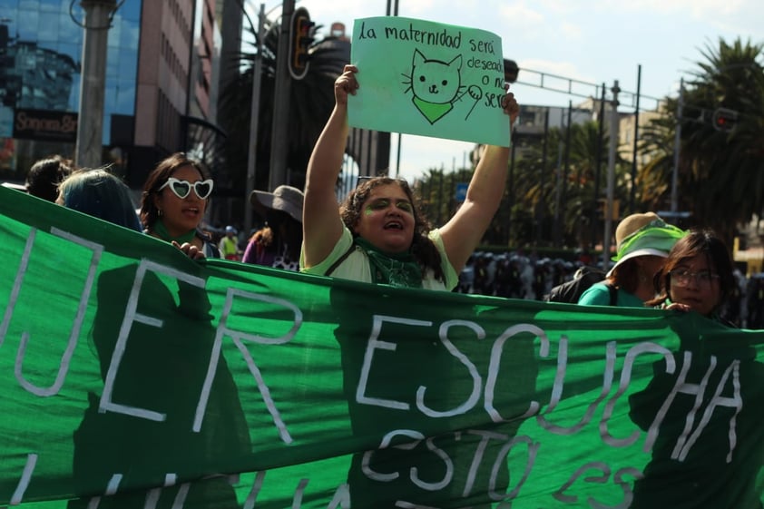 EUM20230928SOC12.JPG 
CIUDAD DE MÉXICO. Protest/Protesta-Aborto.- 28 de septiembre de 2023. Aspectos de la protesta por el Día de Acción Global del Aborto Legal que marcha por Paseo de la Reforma rumbo al Zócalo capitalino. Foto: Agencia EL UNIVERSAL/Brenda Martínez/EELG