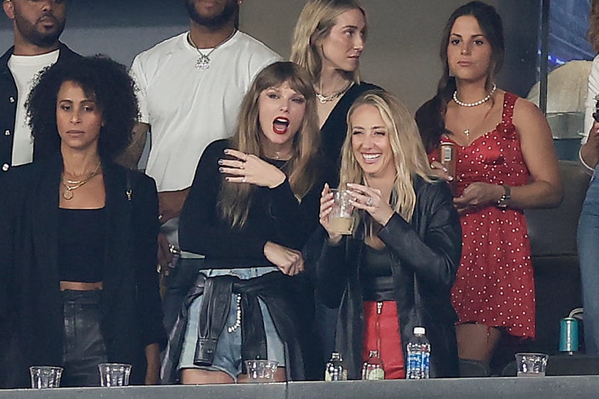 Taylor Swift se roba la atención en partido de Travis Kelce; estuvo acompañada de más famosos