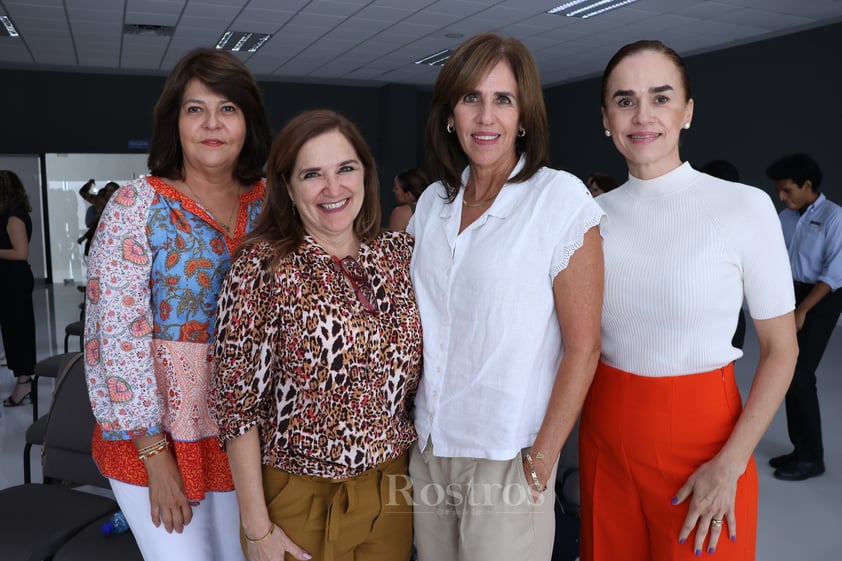 -Rosa, Cecy, Cecy y Angélica.