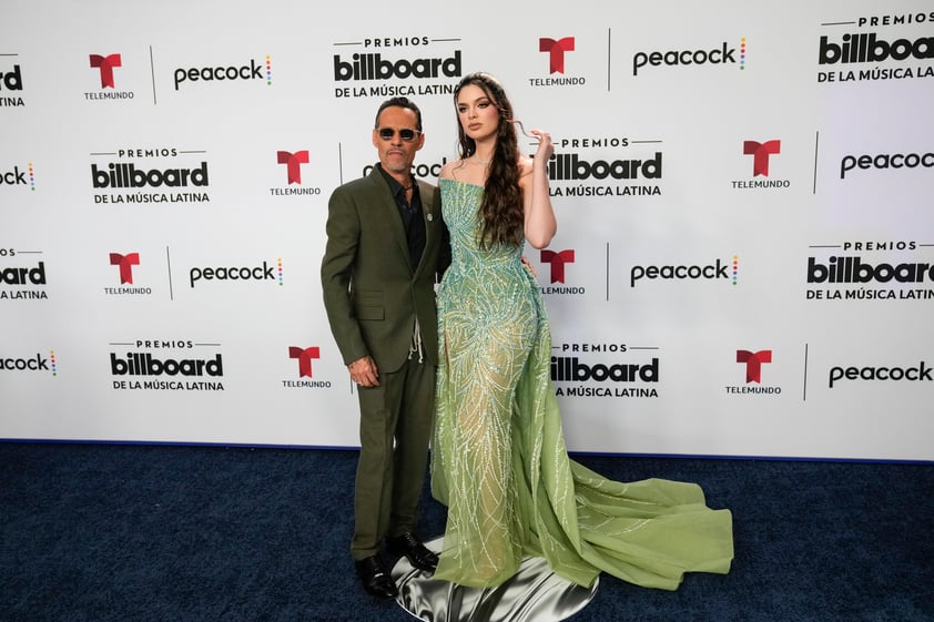 Peso Pluma supera a Bad Bunny en los Billboard Latin