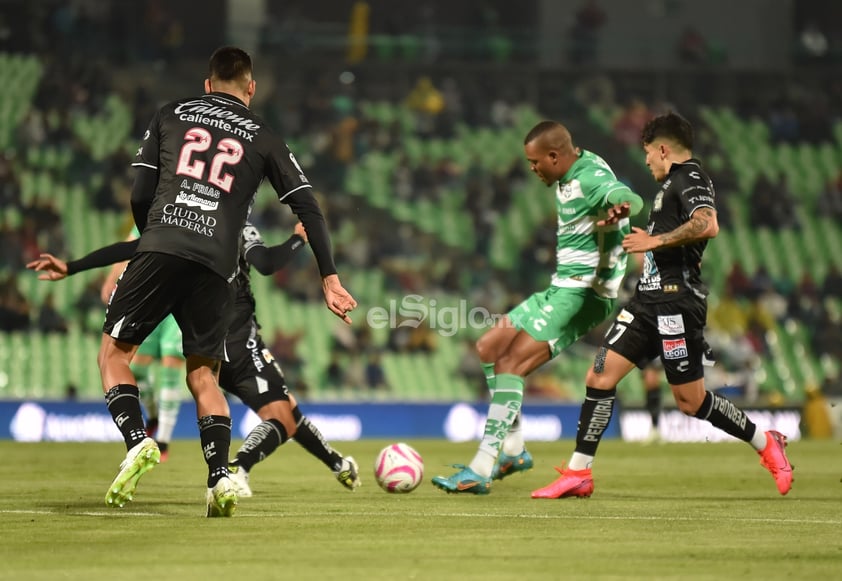 Vuelven a ser derrotados los Guerreros en el Corona