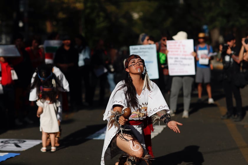 Protestan frente a embajada de Israel en CDMX contra bombardeos en Gaza