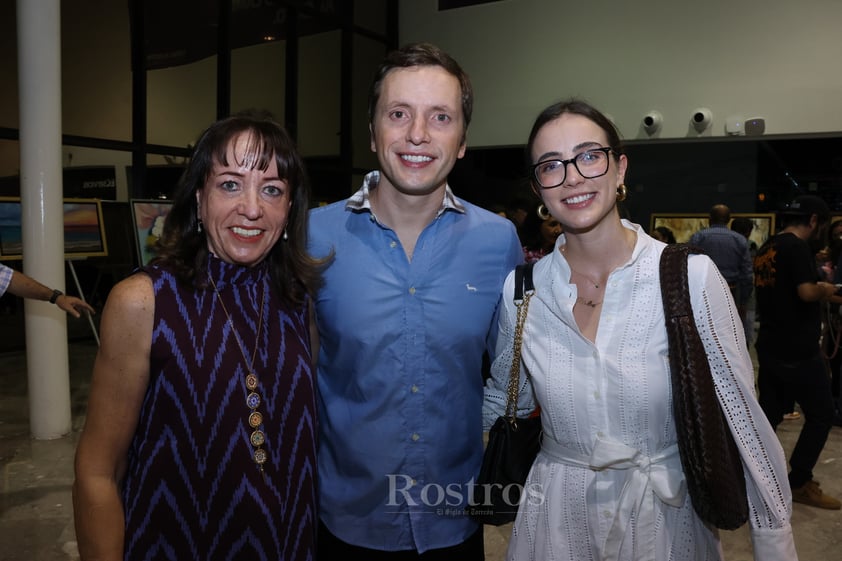 -Maritere, Alberto y Roberta.