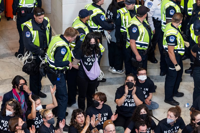 Manifestantes en Capitolio de Estados Unidos piden cese al fuego en Gaza