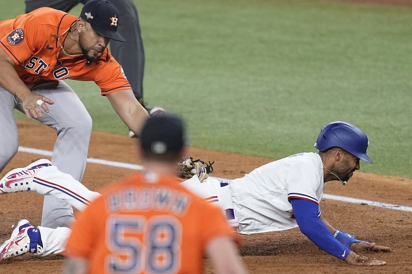 Astros vence a Rangers y se emparejan en la Serie